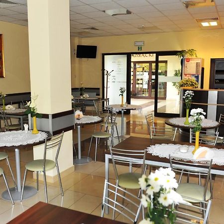 Centrum Ostra Brama Im. Jana Pawla II Skarzysko-Kamienna Exterior photo